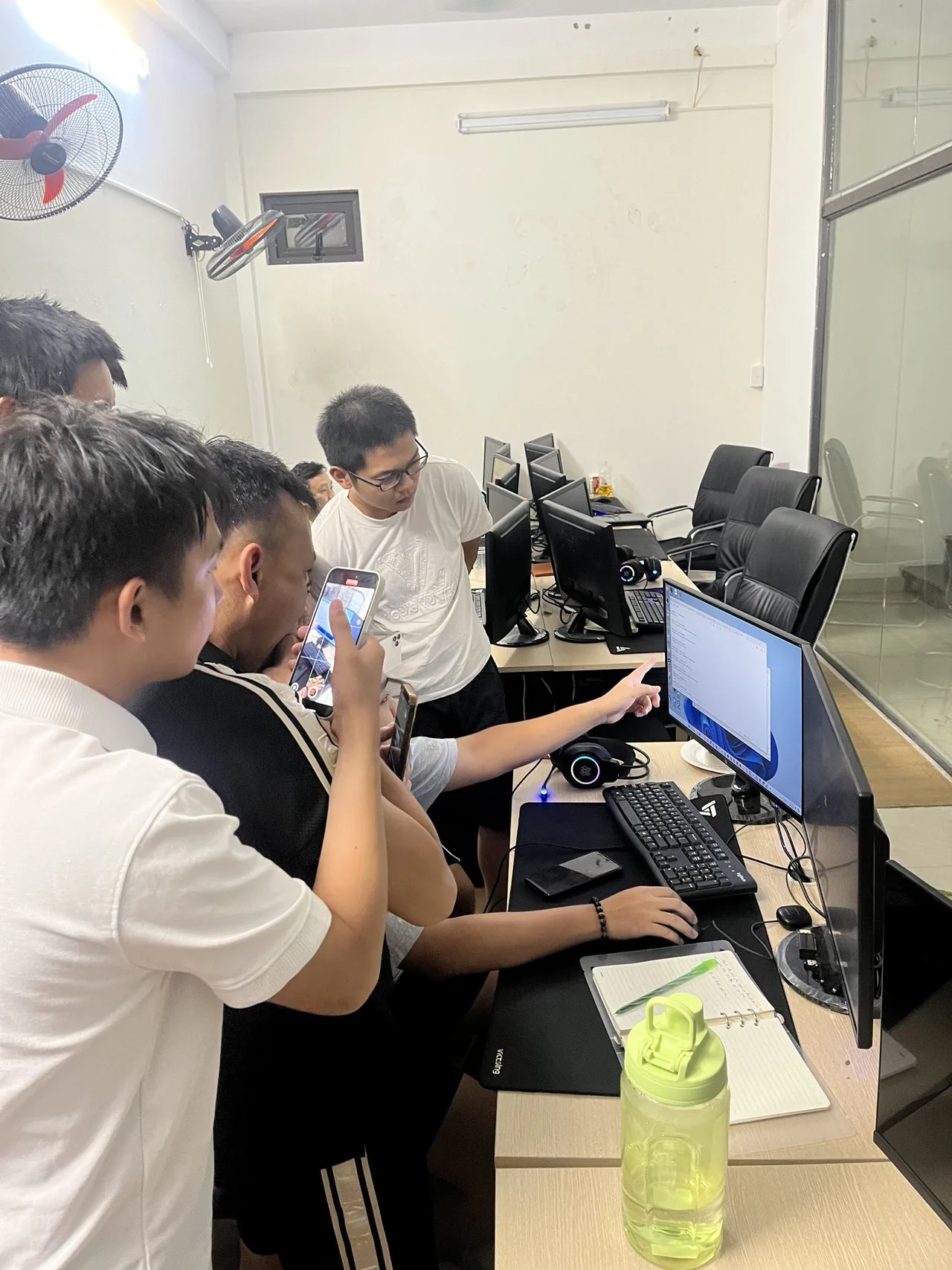 Học tập thực chiến cùng đội nhóm